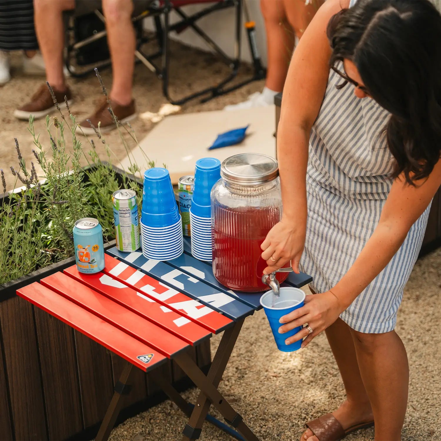 Slim-Fold Compact Camp Table 20 - USA Anniversary Deluxe - Choice 757 - Master Outdoor Kitchen Station for Tailgating & BBQ Detail
