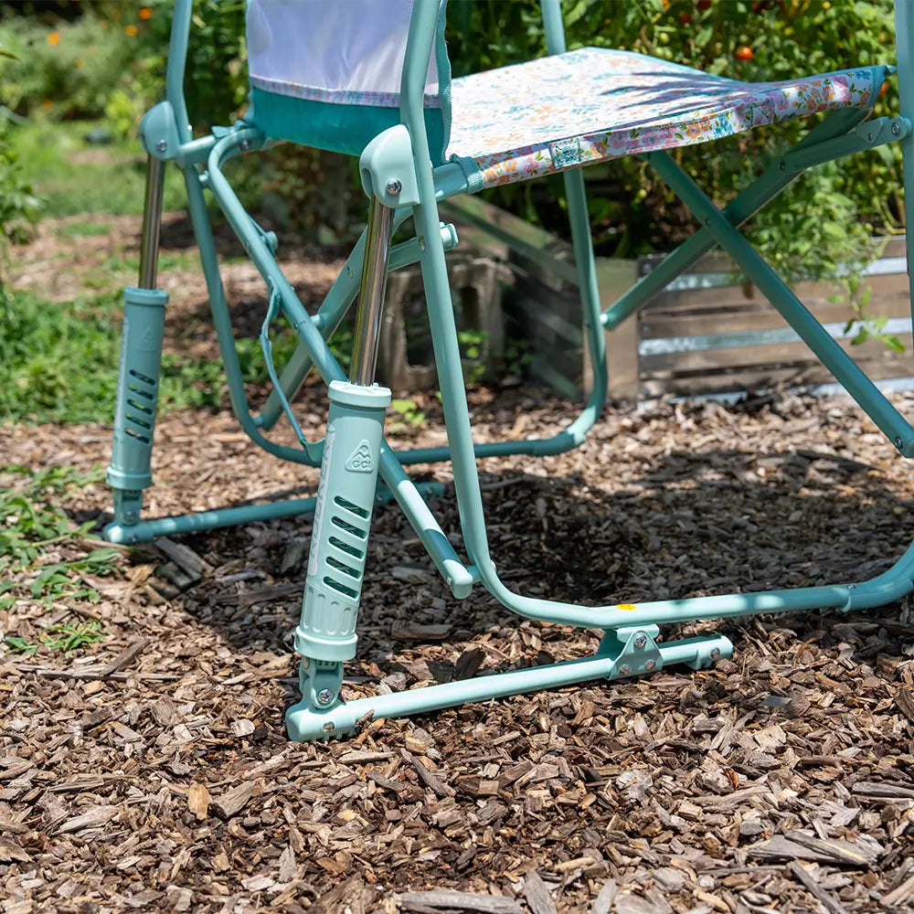 Smooth Motion Freestyle Rocker Elite - Choice 460 - Heavy-Duty Kickback Rocker with Beverage Holder Detail