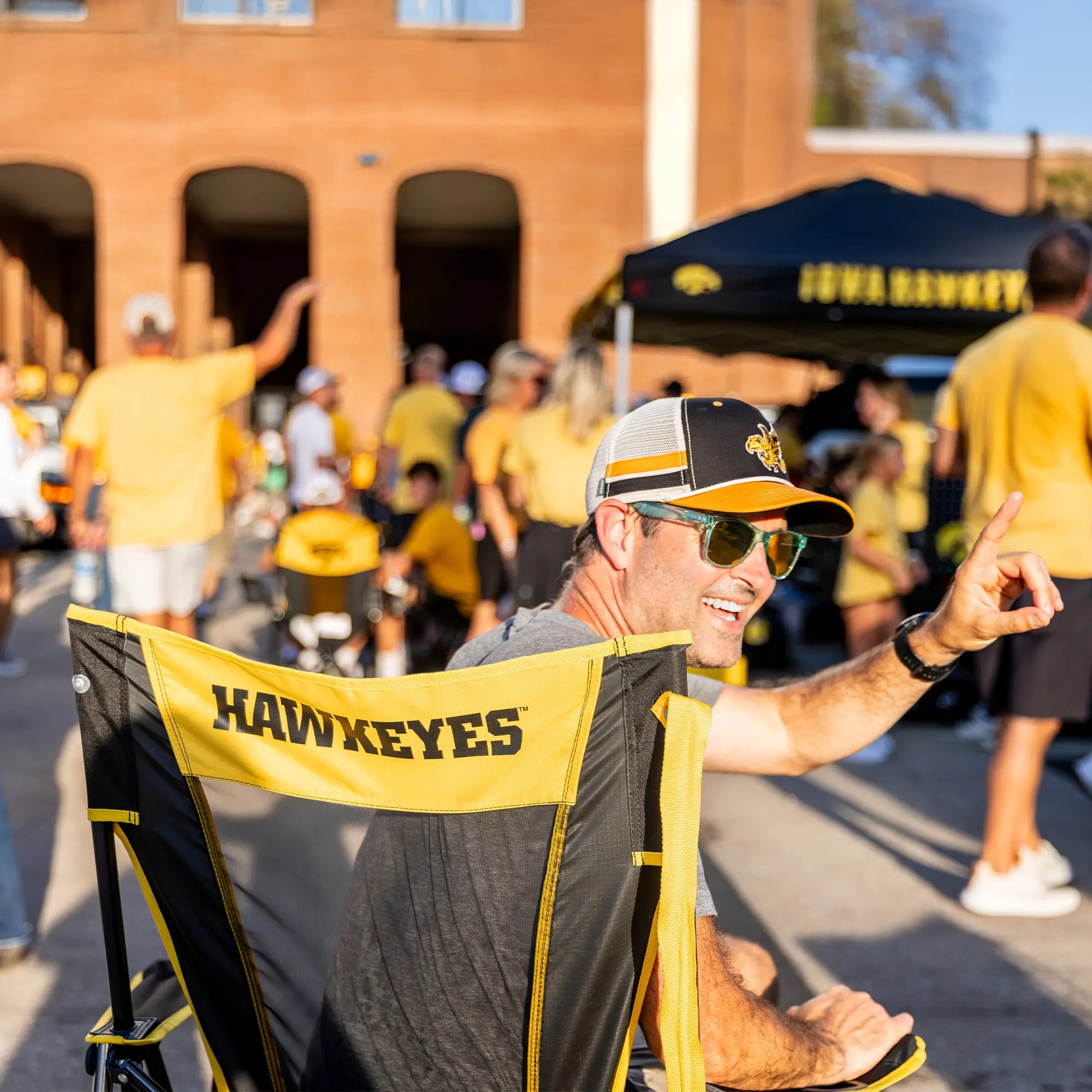 Smooth Motion College Comfort Pro Rocker - Iowa Hawkeyes - Choice 249 - Heavy-Duty Kickback Rocker with Beverage Holder Detail