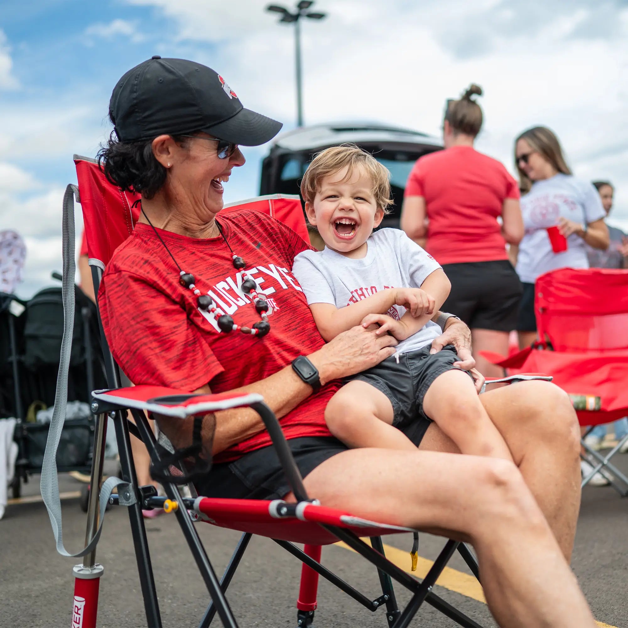 Luxury Camp College Comfort Pro Rocker - Ohio State Buckeyes - Choice 676 - Patented Spring-Action Rocking Chair for Camping Detail