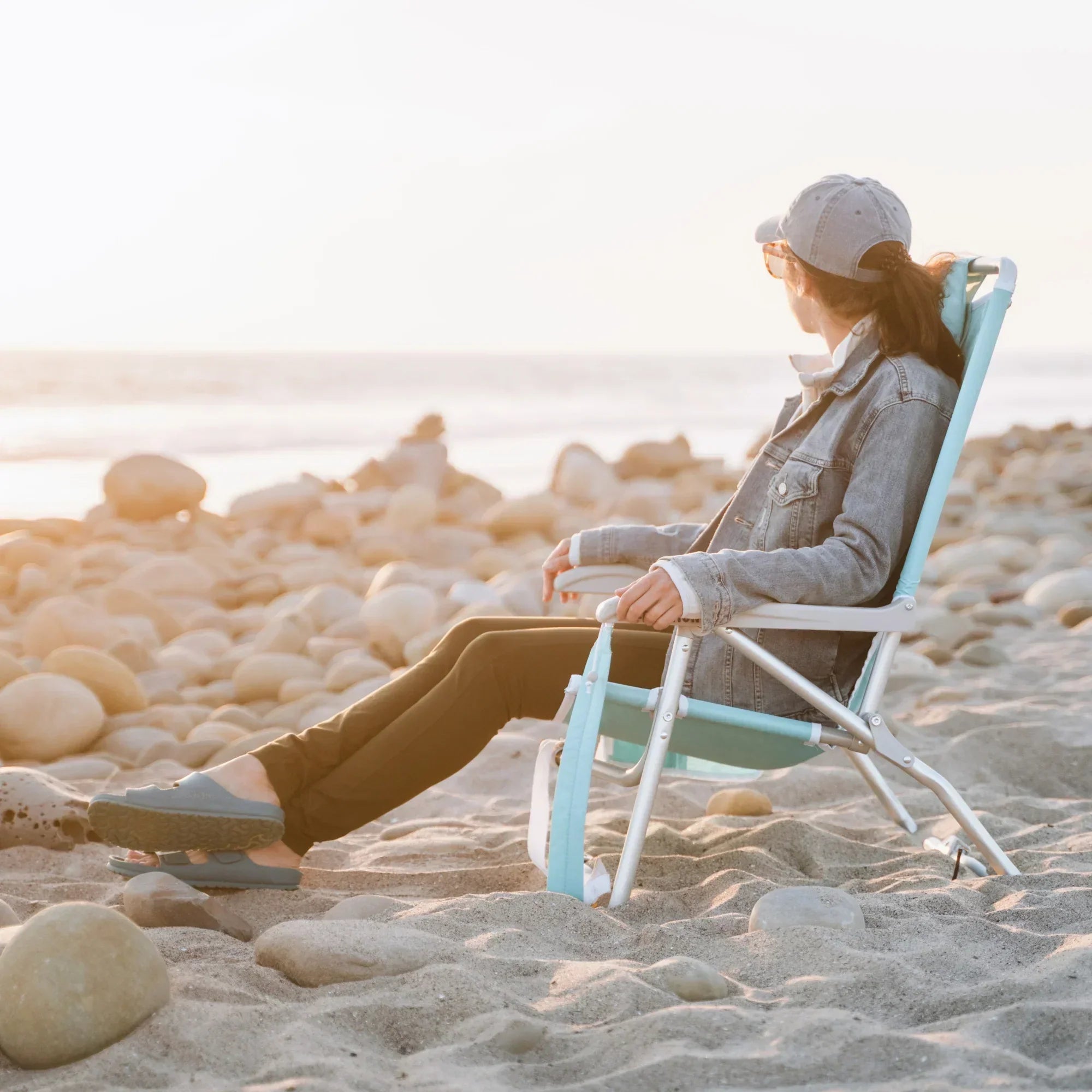 Reclining Beach Bi-Fold Beach Chair - Choice 601 - Portable Heavy-Duty Low Boy Chair for Ocean Side Detail